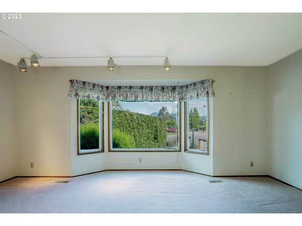 754 66TH PL, Springfield, OR 97478