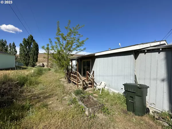 Arlington, OR 97812,460 SHANE DR