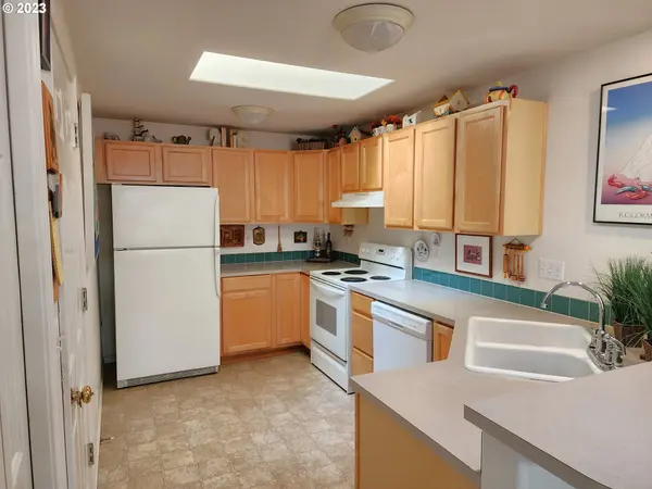 740 Red Cedar CT, Eugene, OR 97402