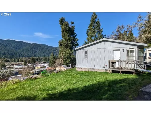 76514 SANFORD ST, Oakridge, OR 97463