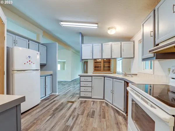 1699 N TERRY ST #64, Eugene, OR 97402