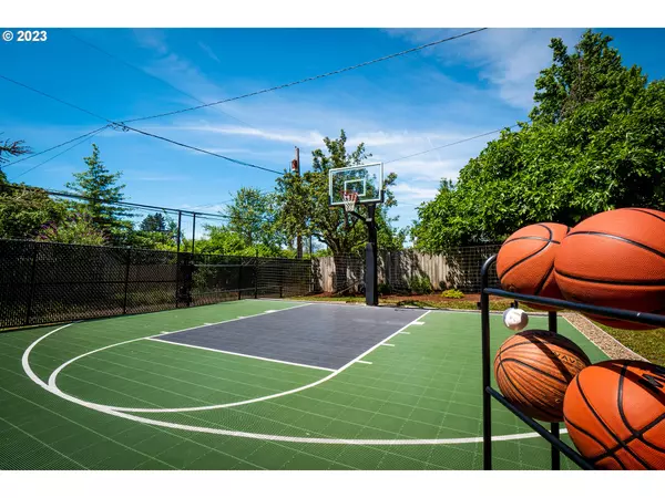 Eugene, OR 97403,1790 WALNUT ST