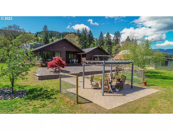 White Salmon, WA 98672,17 LONGHORN LN