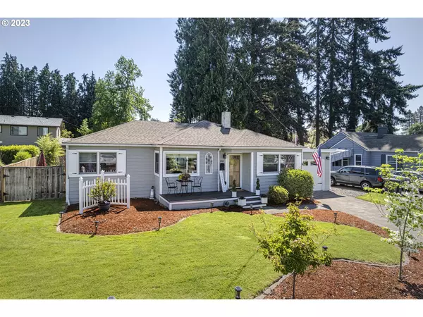 242 NE 9TH AVE, Hillsboro, OR 97124