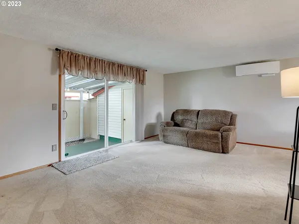 Portland, OR 97233,14834 SE CARUTHERS CT