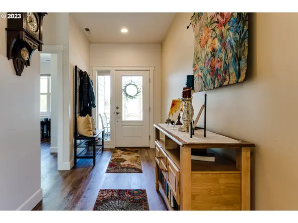 Eugene, OR 97404,1492 LARRY LN