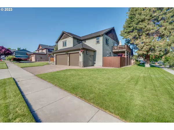 Bend, OR 97701,3259 NE SANDALWOOD DR