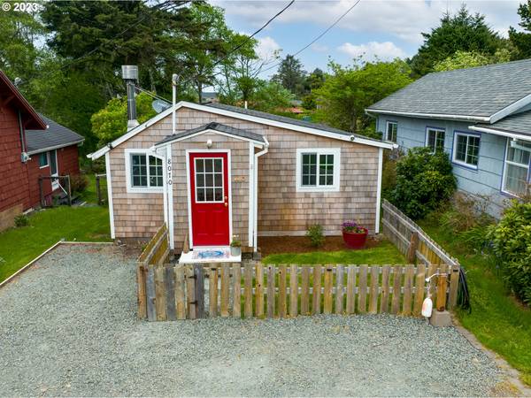 8070 S MINNEHAHA ST, Rockaway Beach, OR 97136