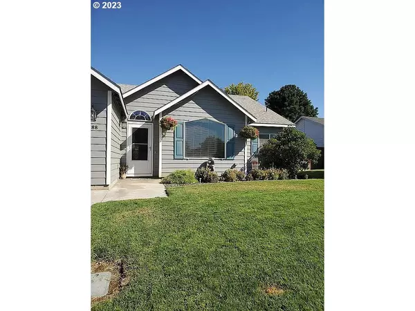 688 W WREN AVE, Hermiston, OR 97838