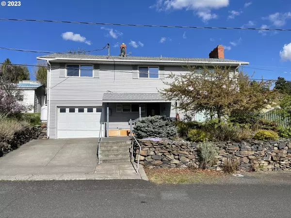 140 S GILMORE ST, Heppner, OR 97836