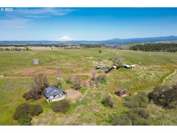 865 Horseshoe Bend RD, Centerville, WA 98613