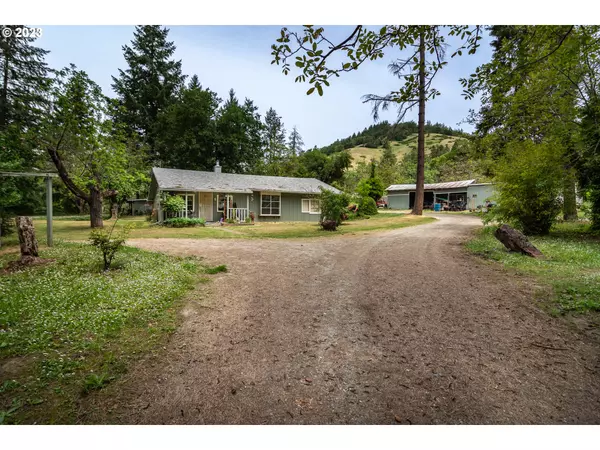 2692 N MYRTLE RD, Myrtle Creek, OR 97457