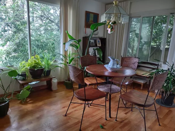 Eugene, OR 97403,2698 FAIRMOUNT BLVD