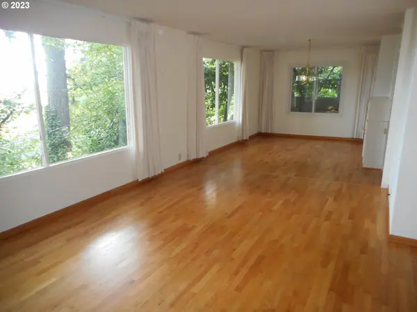 Eugene, OR 97403,2698 FAIRMOUNT BLVD