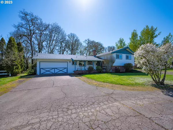 Eugene, OR 97402,28278 EDGEWATER DR