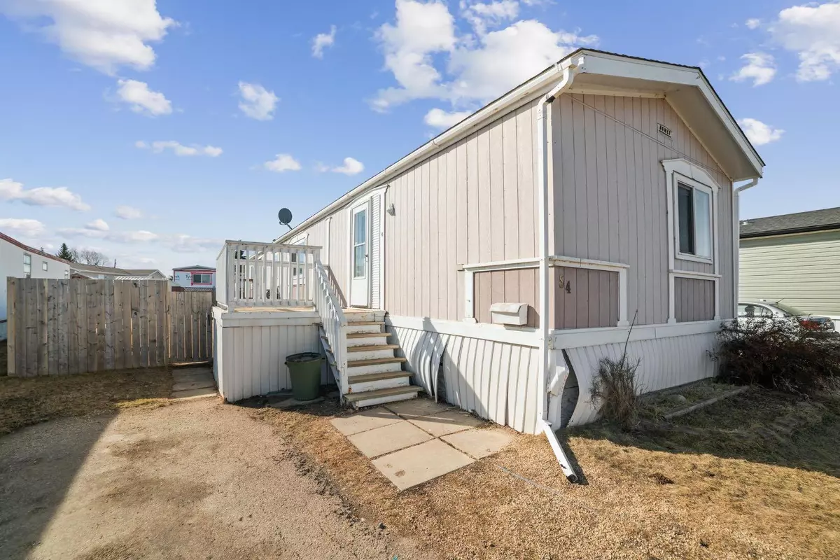 Camrose, AB T4V 3A5,4802 54 AVE #54