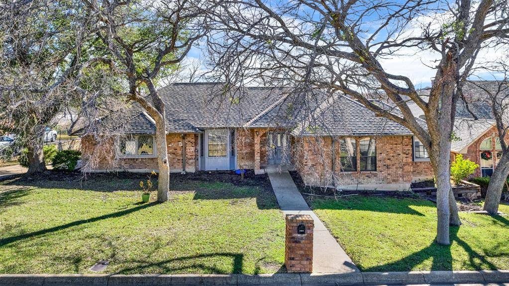 11817 Blue Creek Drive, Fort Worth, TX 76008