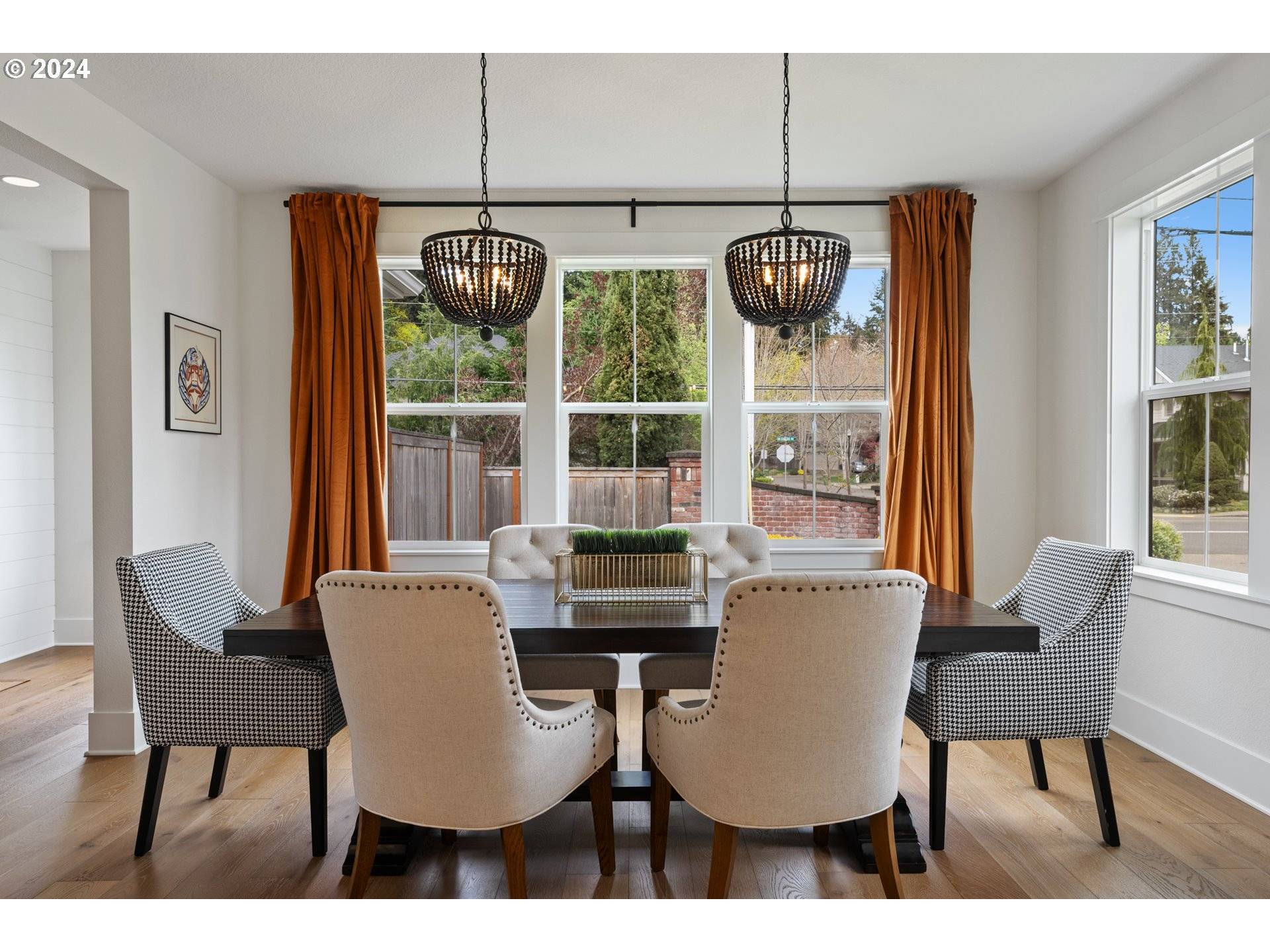 Lake Oswego, OR 97035,5184 WOODCREST LN