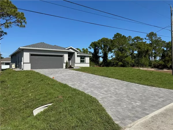 829 Albert AVE, Lehigh Acres, FL 33971