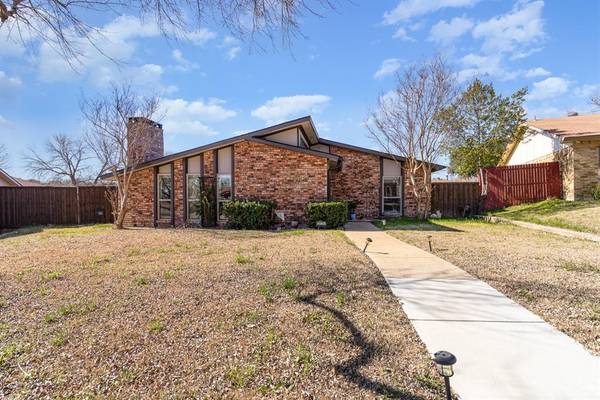 3409 Knoll Point Drive, Garland, TX 75043