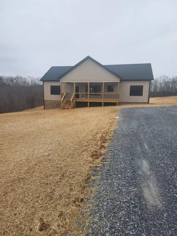 2983 Hawkins Ridge RD, Goode, VA 24556