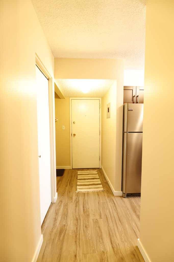 Calgary, AB T2J 5P1,366 94 AVE SE #22