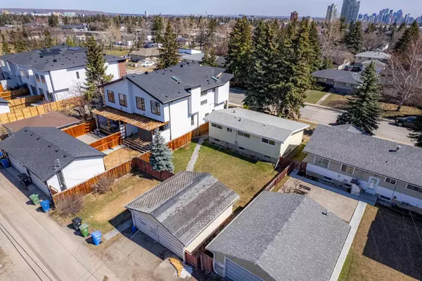 Calgary, AB T3C 2A7,1423 44 ST SW