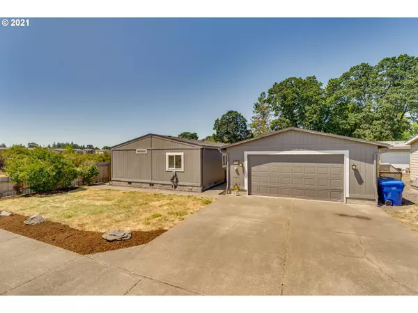 Molalla, OR 97038,560 N HEZZIE LN