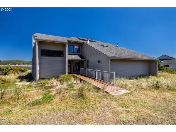 Gleneden Beach, OR 97388,348 SALISHAN DR