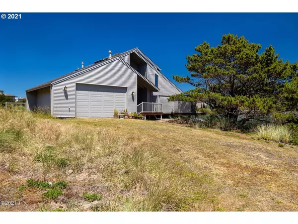 Gleneden Beach, OR 97388,348 SALISHAN DR