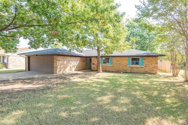 713 Holiday Drive, Sherman, TX 75090