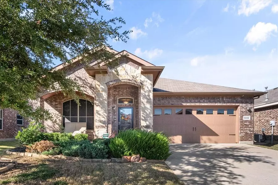 6802 Elderberry Drive, Arlington, TX 76001