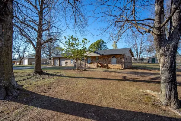 1725 Mimosa Lane, Newcastle, OK 73065