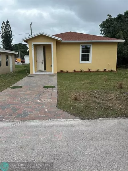 1083 Highland Rd, Lake Worth, FL 33462