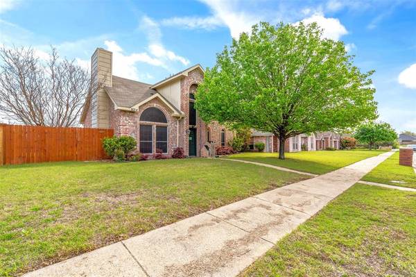 8714 Pheasant Run Drive,  Rowlett,  TX 75089