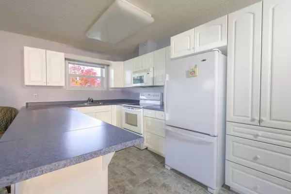 Rocky Mountain House, AB T4T 1W1,5428 51 AVE #207