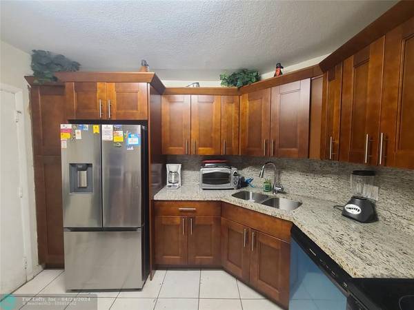 6201 N Falls Circle Dr  #404, Lauderhill, FL 33319