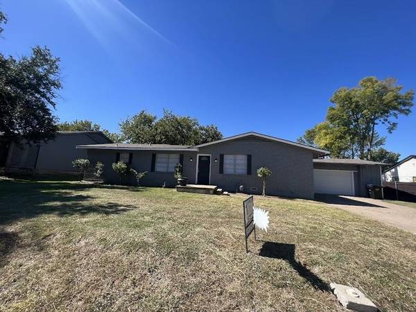 5504 Stonewall Street, Greenville, TX 75402