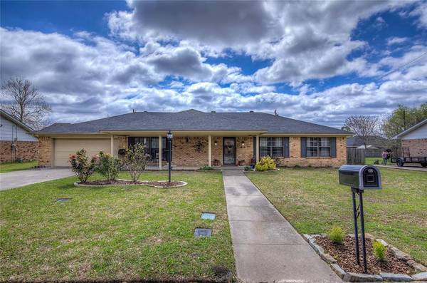 416 Vonda Drive, Sulphur Springs, TX 75482