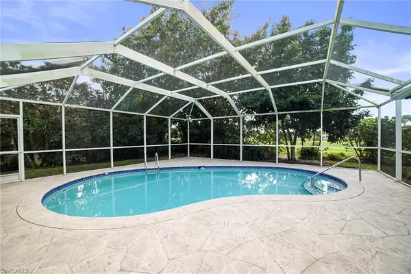 226 Pinehurst CIR, Naples, FL 34113