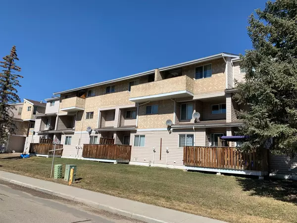 Grande Prairie, AB T8V 5W4,9738 82 AVE #226