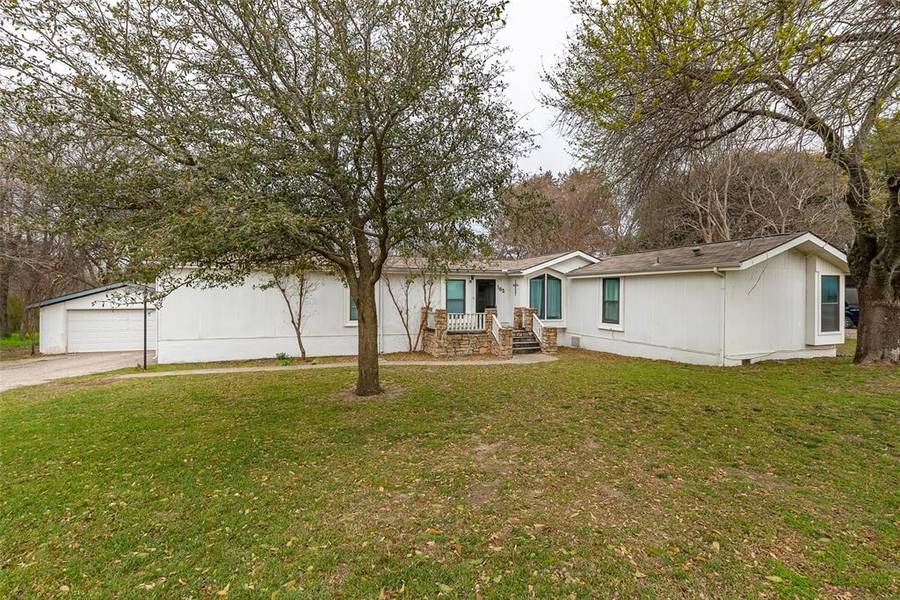 165 Deercreek Drive, Red Oak, TX 75165