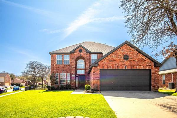 552 Briaroaks Drive, Lake Dallas, TX 75065