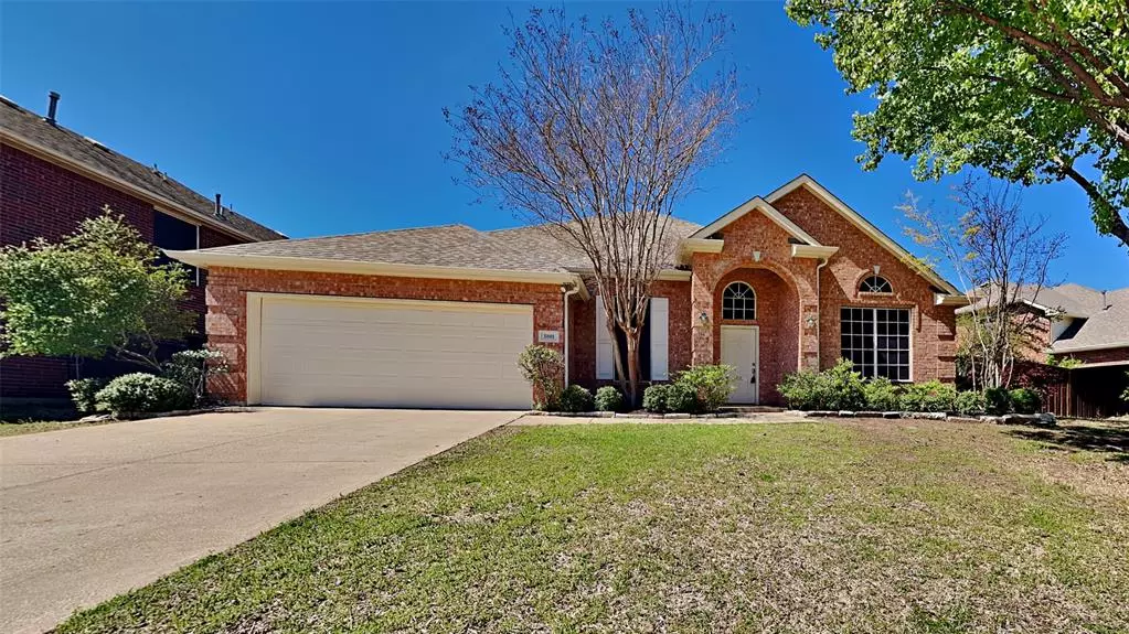 5801 Greenway Drive, Rowlett, TX 75089