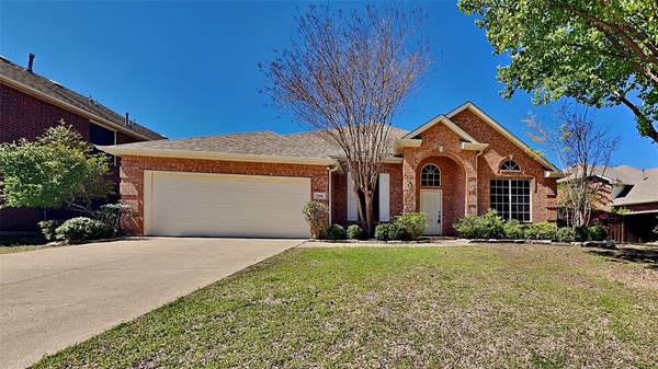 5801 Greenway Drive, Rowlett, TX 75089