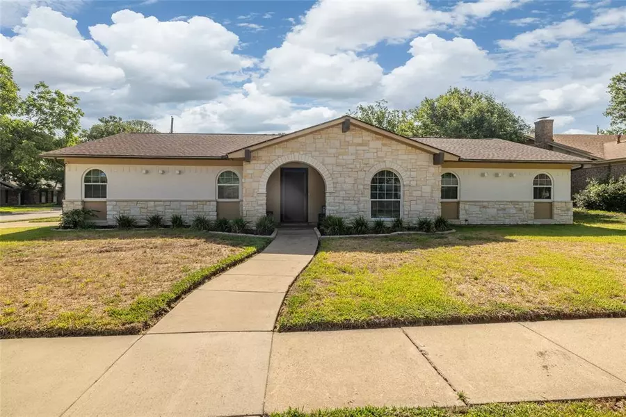 2009 Victoria Drive, Arlington, TX 76012