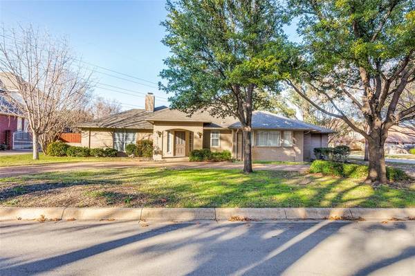 6412 Country Day Trail, Benbrook, TX 76132