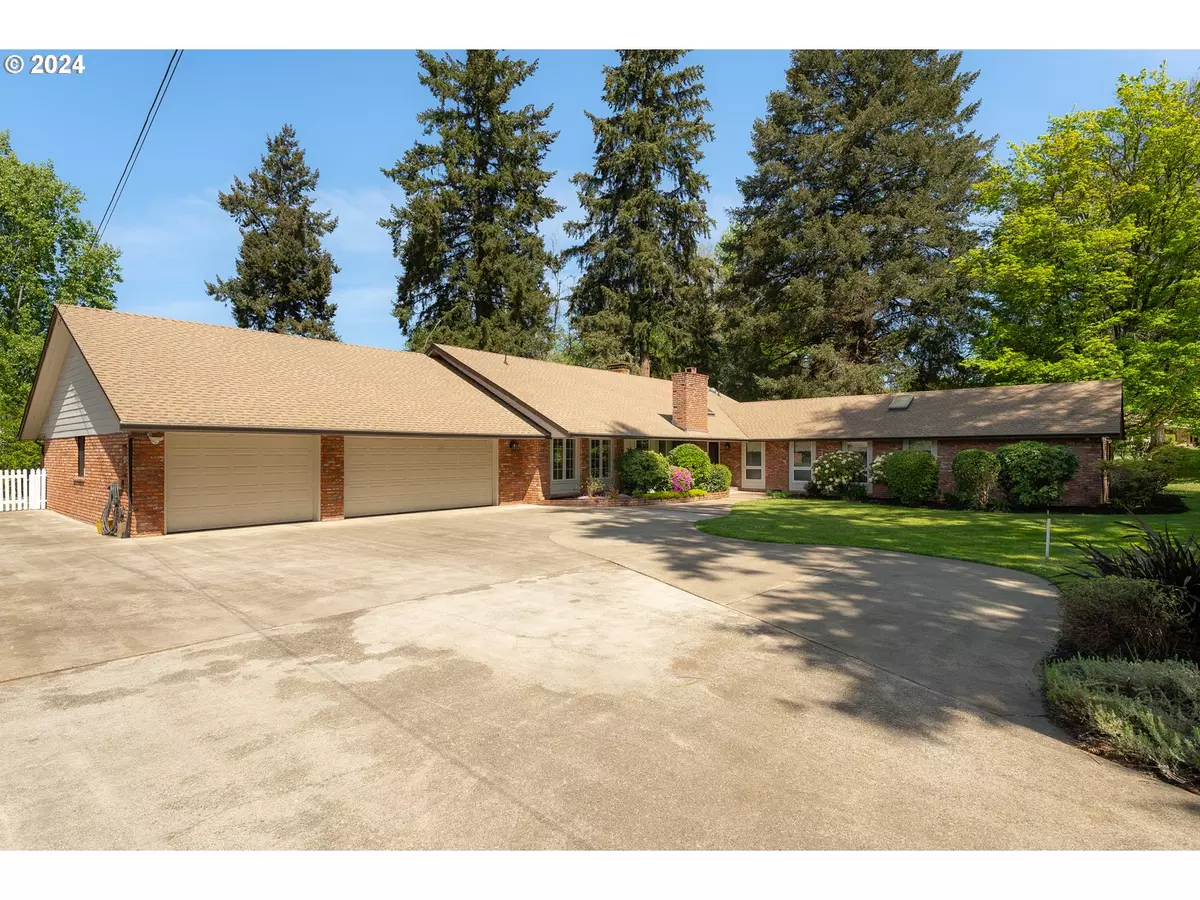 Roseburg, OR 97471,2900 W ORIOLE DR