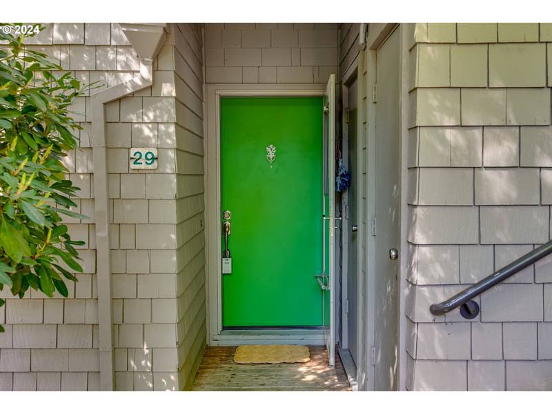 5858 S RIVERIDGE LN #29, Portland, OR 97239