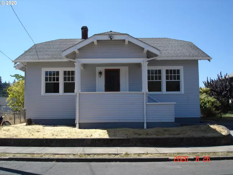 206 S 2ND ST, Silverton, OR 97381